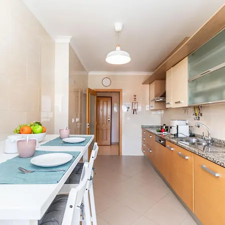 Isabelle Apartment, Mato Santo Espirito 公寓 *