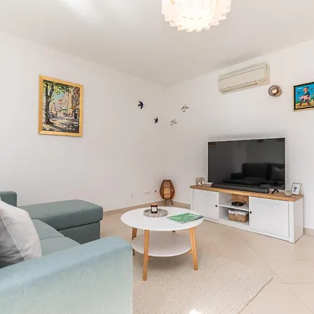 Isabelle Apartment, Mato Santo Espirito Daire